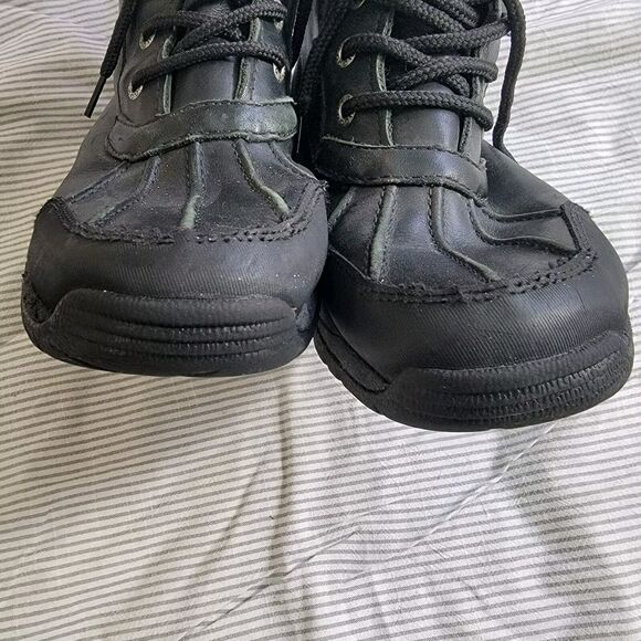 UGG Kids Butte Winter Boots Black Leather Insulated Waterproof Size 3 S/N 5209 - Picture 5 of 16